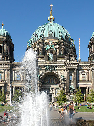 Brunnen im Lustgarten Foto 