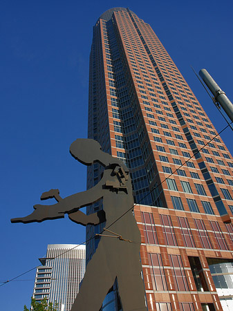 Hammering Man am Fuß der Messe Foto 