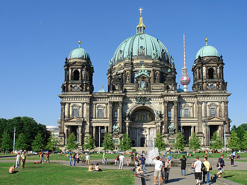 Foto Berliner Dom mit Fernsehturm