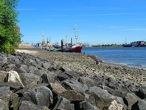 Foto Strand und Hafen von Övelgönne - Hamburg