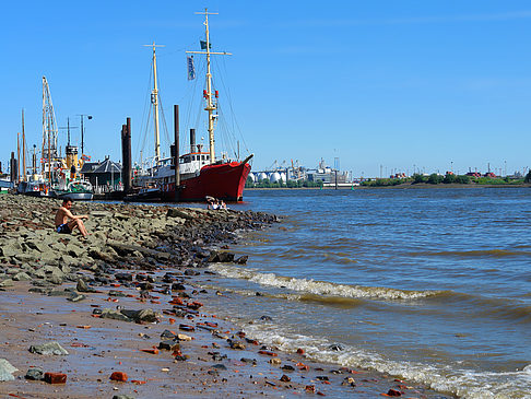 Strand und Hafen von Övelgönne