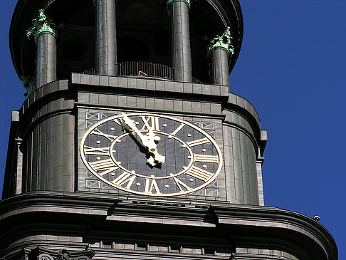 St. Michaelis Kirche - Turm Foto 