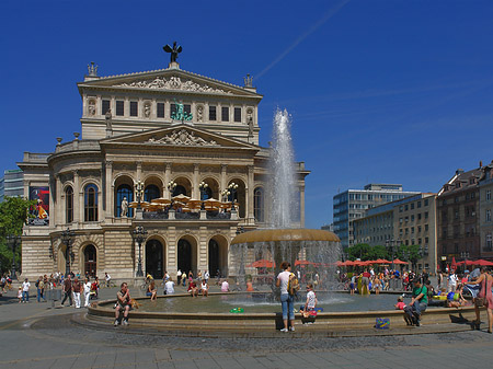 Fotos Alte Oper mit Opernplatz