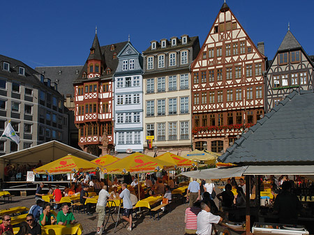 Römer mit Schirmen Foto 