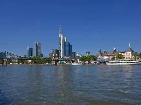 Skyline von Frankfurt mit Saalhof