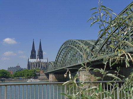 Hohenzollernbrücke am Kölner Dom