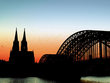 Fotos Kölner Dom hinter der Hohenzollernbrücke | Köln